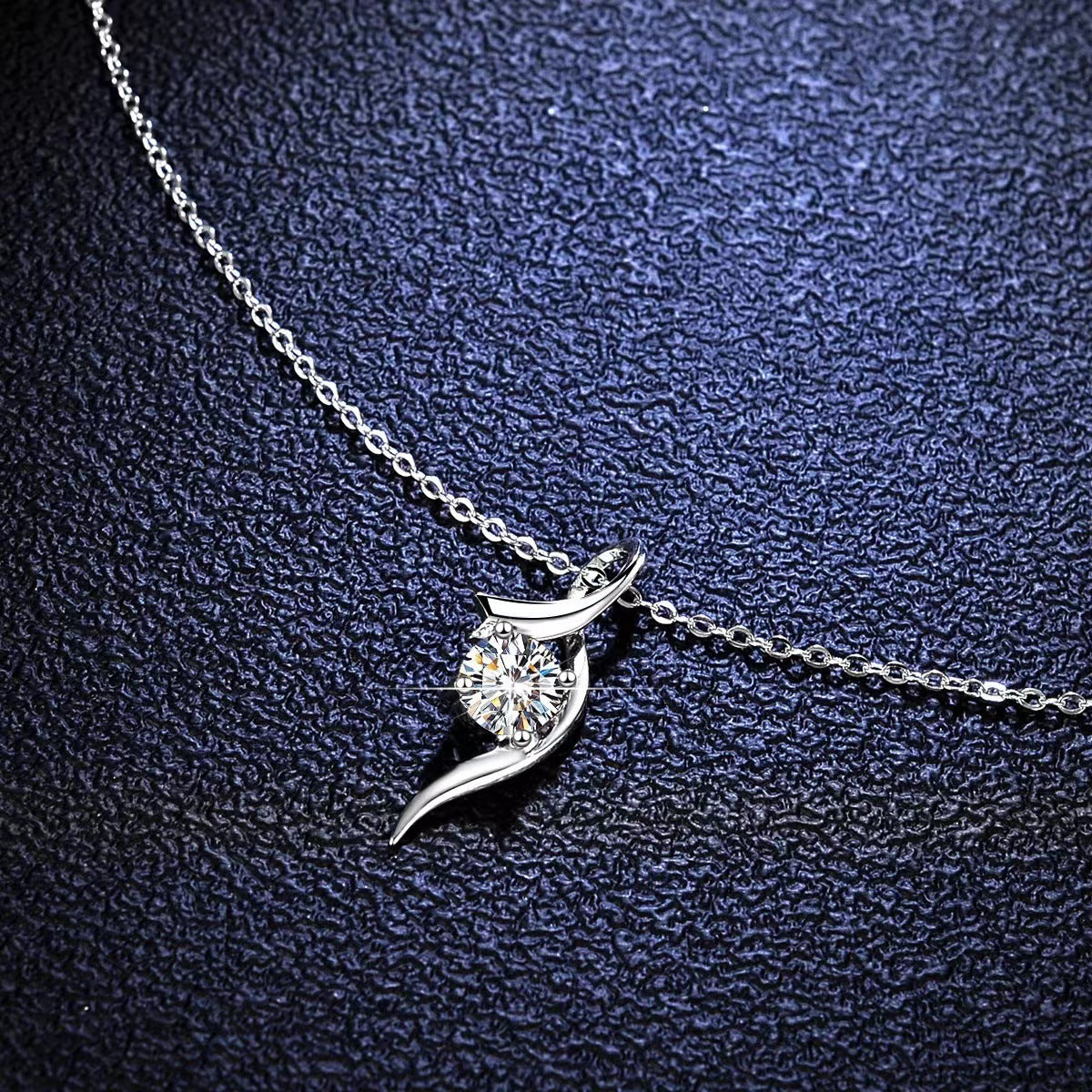 Silver Four-claw Diamond Necklace
